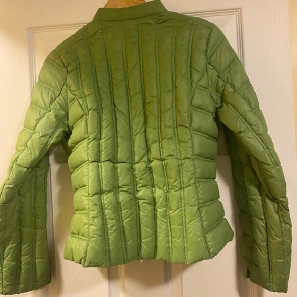 Beautiful Women's Green Jacket - Picture 2 of 3